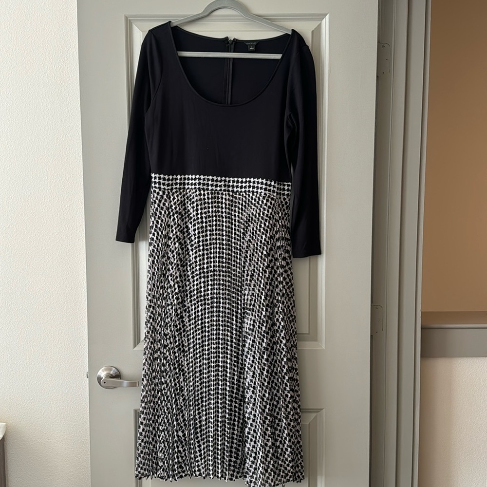 Black and White Ann Taylor Ankle Length dress. Size 12